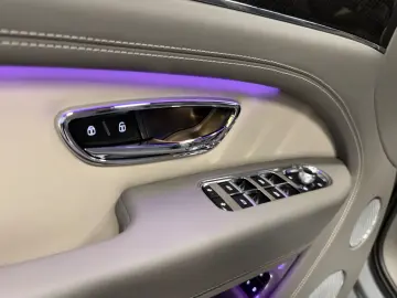 BENTLEY BENTAYGA V8 S CARBON NAIM MASSAGE PANO FULL!