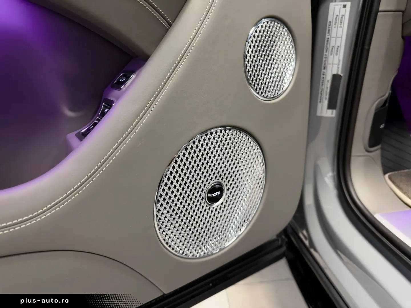 BENTLEY BENTAYGA V8 S CARBON NAIM MASSAGE PANO FULL!