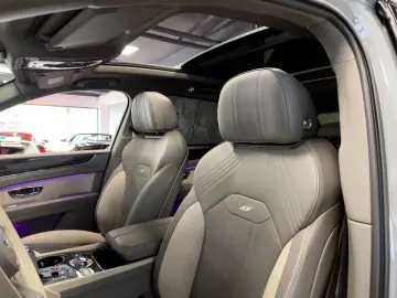 BENTLEY BENTAYGA V8 S CARBON NAIM MASSAGE PANO FULL!