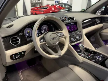 BENTLEY BENTAYGA V8 S CARBON NAIM MASSAGE PANO FULL!