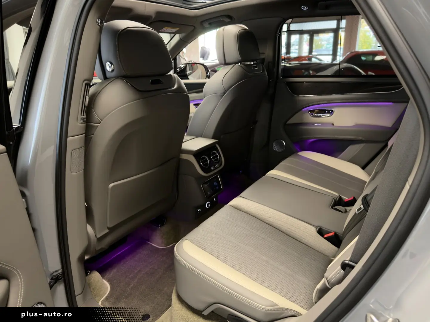 BENTLEY BENTAYGA V8 S CARBON NAIM MASSAGE PANO FULL!