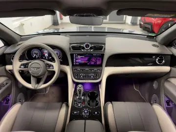BENTLEY BENTAYGA V8 S CARBON NAIM MASSAGE PANO FULL!
