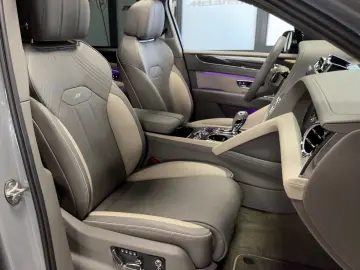 BENTLEY BENTAYGA V8 S CARBON NAIM MASSAGE PANO FULL!