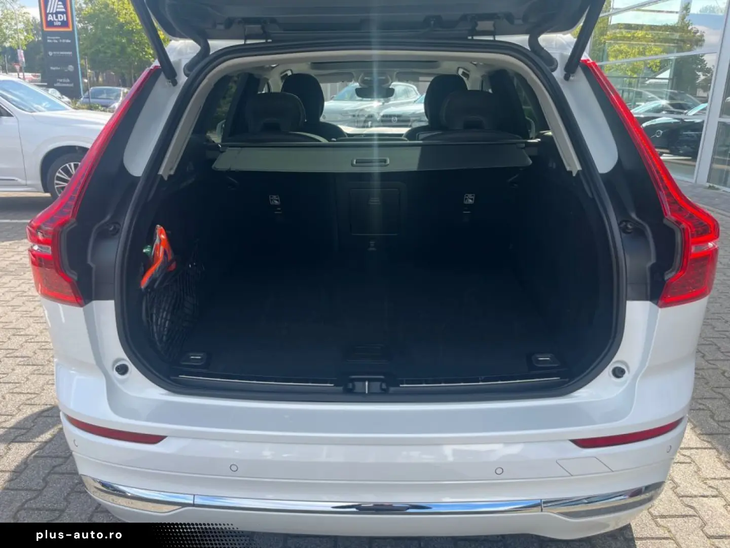 VOLVO XC60 T6 AWD Plug-in Hybrid Plus Bright 360  Harm