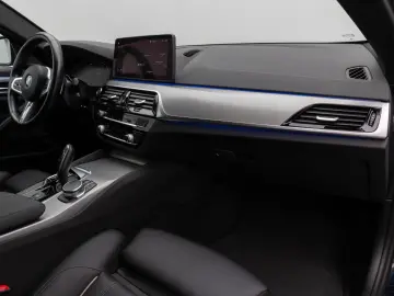 BMW 540d  xD M Sport Kamera HUD DAB H K Alarm 20Zoll