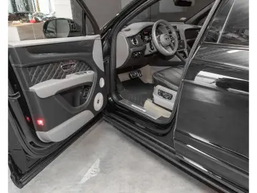 BENTLEY Bentayga V8 FIRST EDITION   STARTECH  LED MULLIN