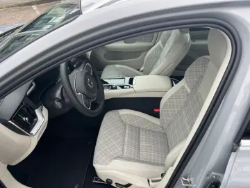 VOLVO V60 T6 Plug-in Hybrid AWD Core W-Pak 19