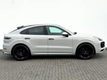 PORSCHE Cayenne Coupe Sport Chrono Paket  PANO  21.ZOLL
