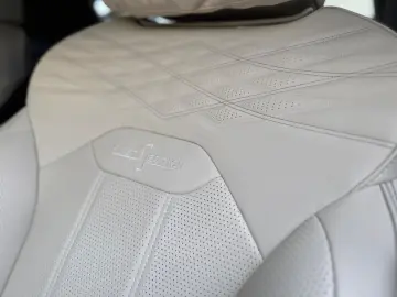 BENTLEY Bentayga V8 AZURE FIRST 1 EDITION FULL OPTION