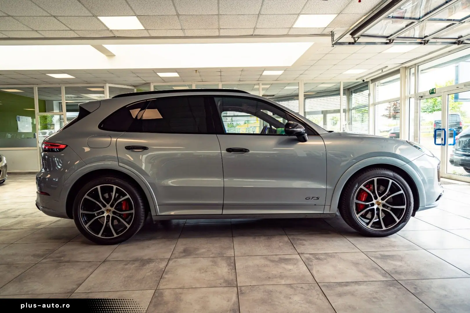PORSCHE Cayenne GTS HAL Sportdesign Carbon 360  Inno HUD