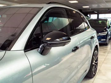 PORSCHE Cayenne GTS HAL Sportdesign Carbon 360  Inno HUD