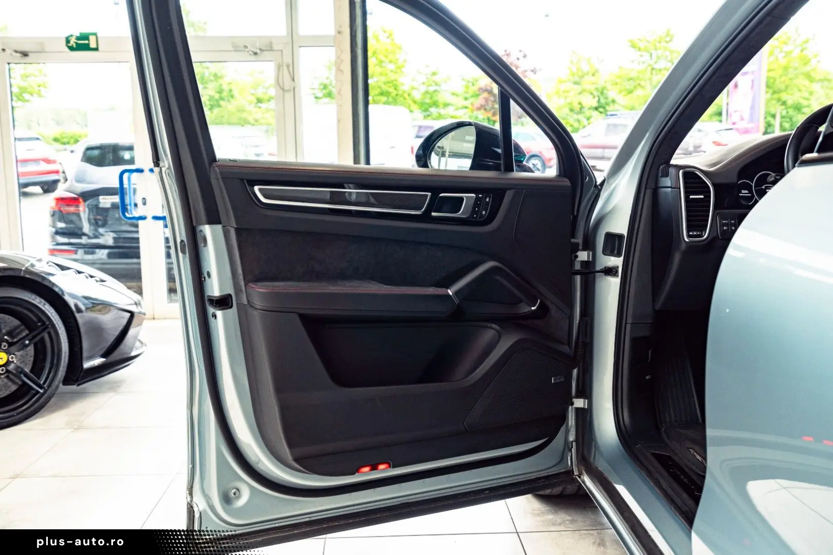 PORSCHE Cayenne GTS HAL Sportdesign Carbon 360  Inno HUD