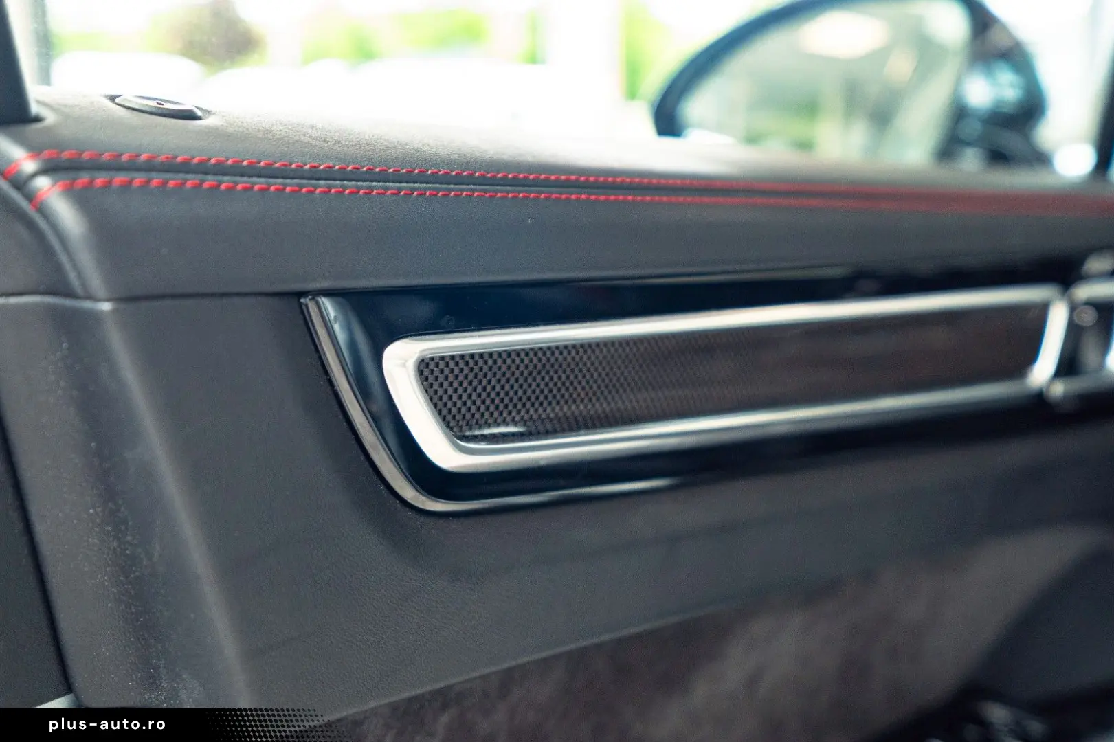 PORSCHE Cayenne GTS HAL Sportdesign Carbon 360  Inno HUD