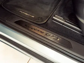 PORSCHE Cayenne GTS HAL Sportdesign Carbon 360  Inno HUD