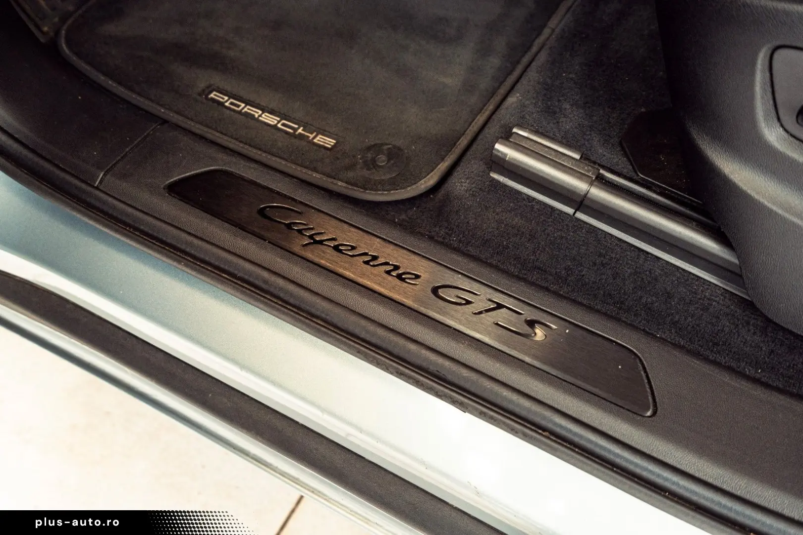 PORSCHE Cayenne GTS HAL Sportdesign Carbon 360  Inno HUD