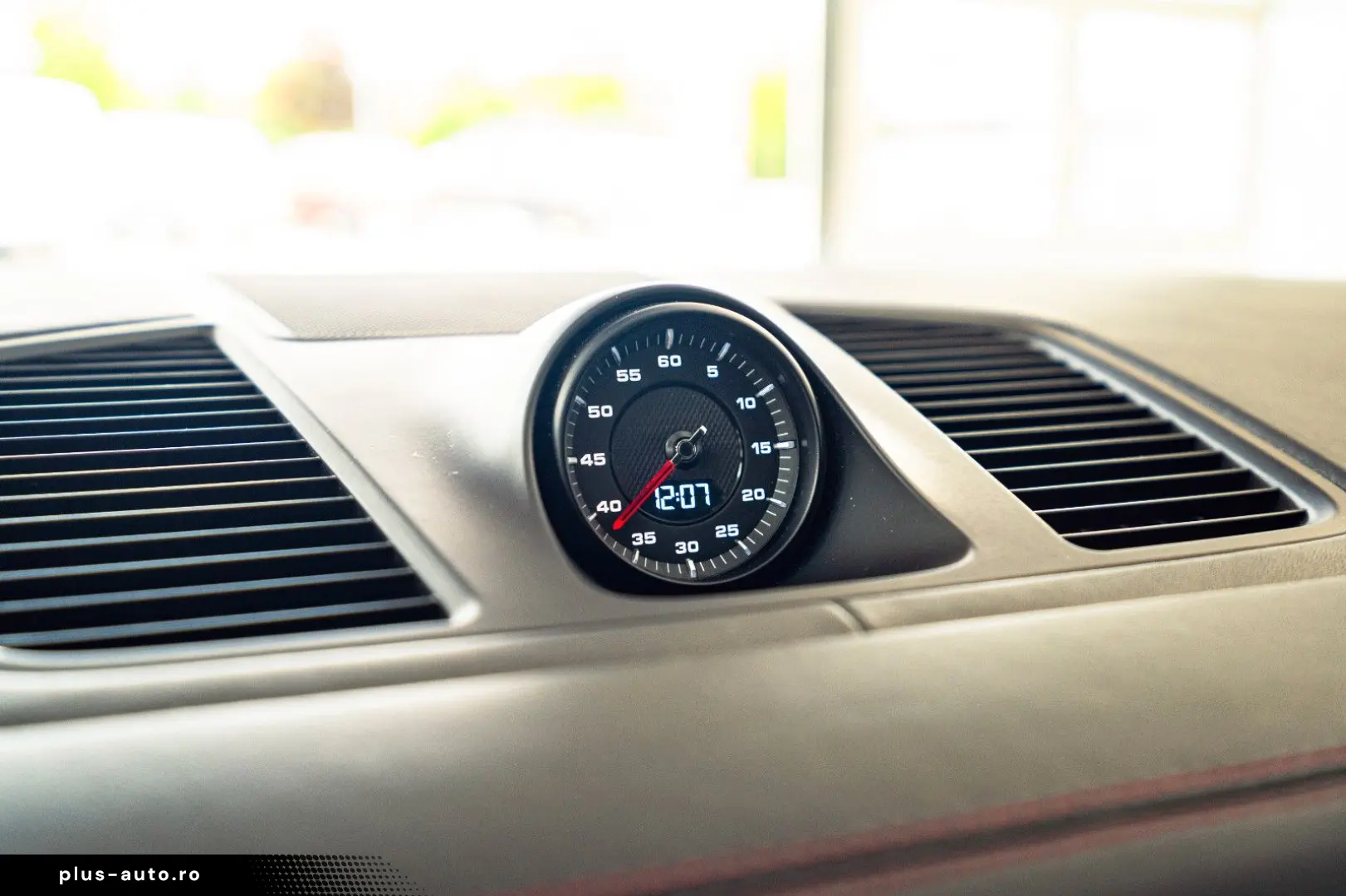 PORSCHE Cayenne GTS HAL Sportdesign Carbon 360  Inno HUD