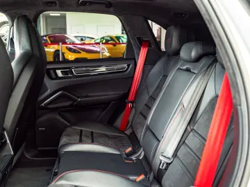 PORSCHE Cayenne GTS HAL Sportdesign Carbon 360  Inno HUD