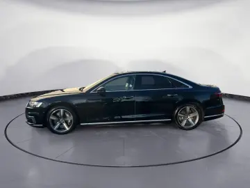 AUDI A8 60 TFSI e quattro