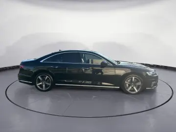 AUDI A8 60 TFSI e quattro