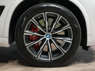 BMW X5 45e xDRIVE H K AIR 51.570€ NETTO