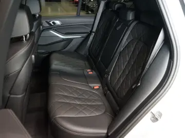 BMW X5 45e xDRIVE H K AIR 51.570€ NETTO