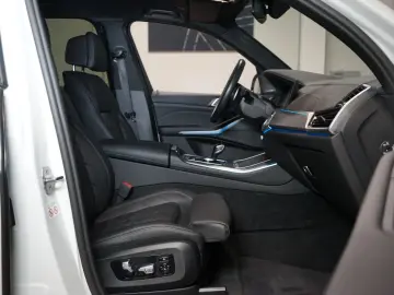 BMW X5 45e xDRIVE H K AIR 51.570€ NETTO