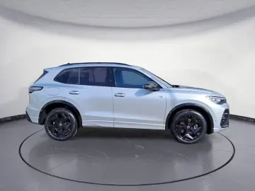 VW Tiguan 2.0 TDI SCR 4MOTION DSG R-Line  AHK MASSA