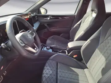 VW Tiguan 2.0 TDI SCR 4MOTION DSG R-Line  AHK MASSA