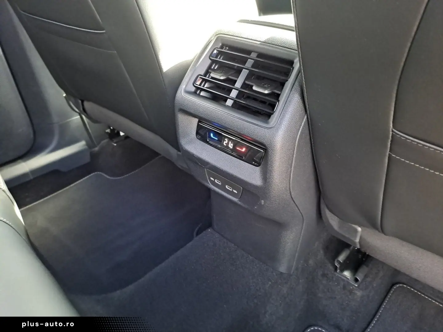 VW Tiguan 2.0 TDI SCR 4MOTION DSG R-Line  AHK MASSA