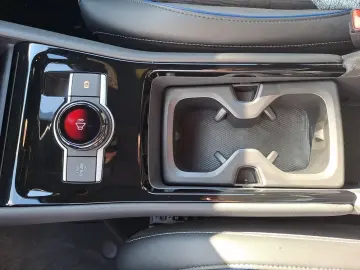 VW Tiguan 2.0 TDI SCR 4MOTION DSG R-Line  AHK MASSA