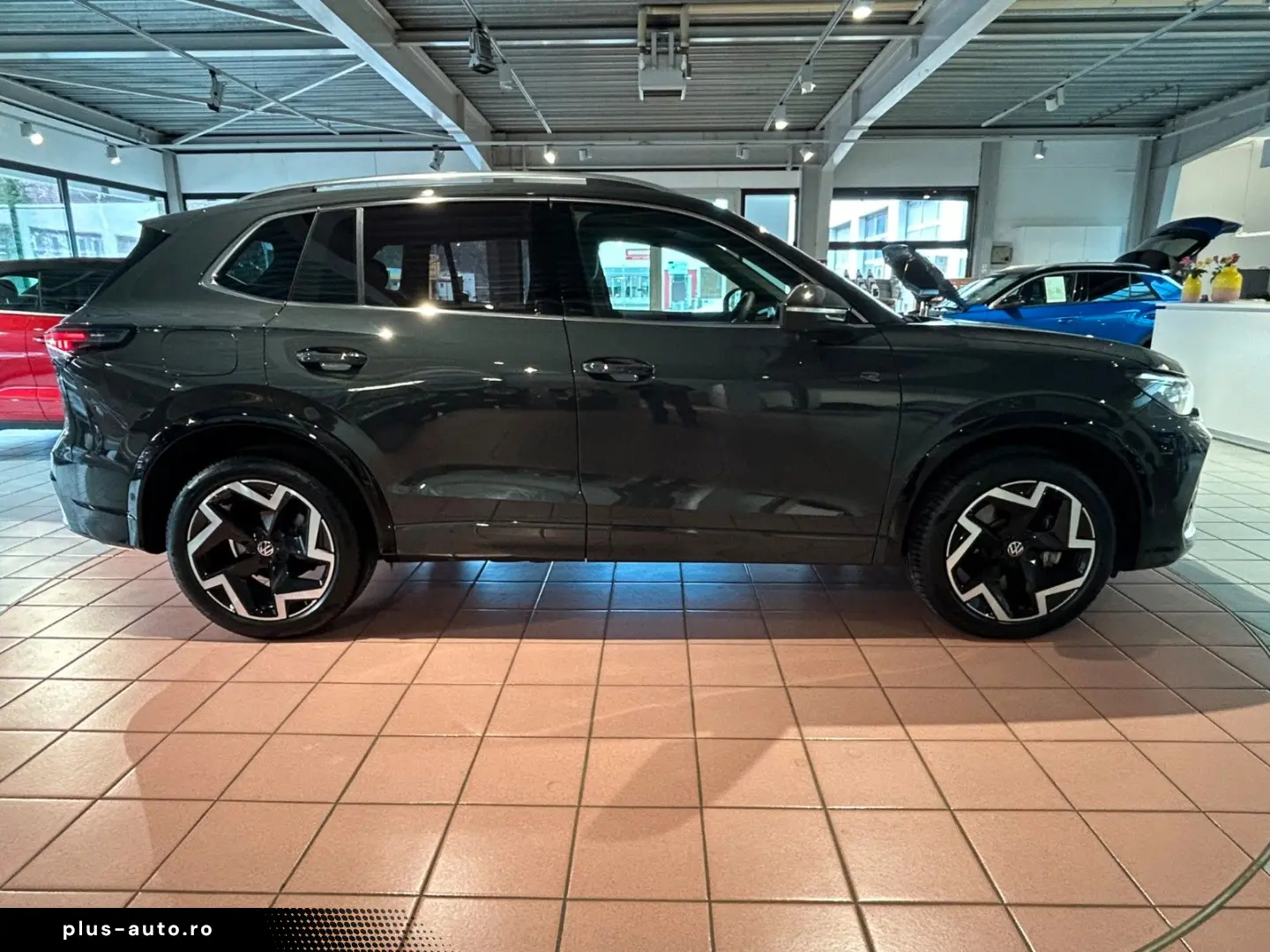 VW Tiguan R-Line 2.0 TDI 4MO STANDHEIZ AHK IQ MATRI