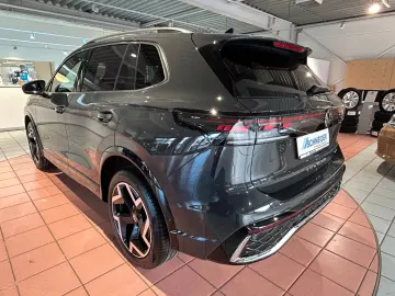 VW Tiguan R-Line 2.0 TDI 4MO STANDHEIZ AHK IQ MATRI