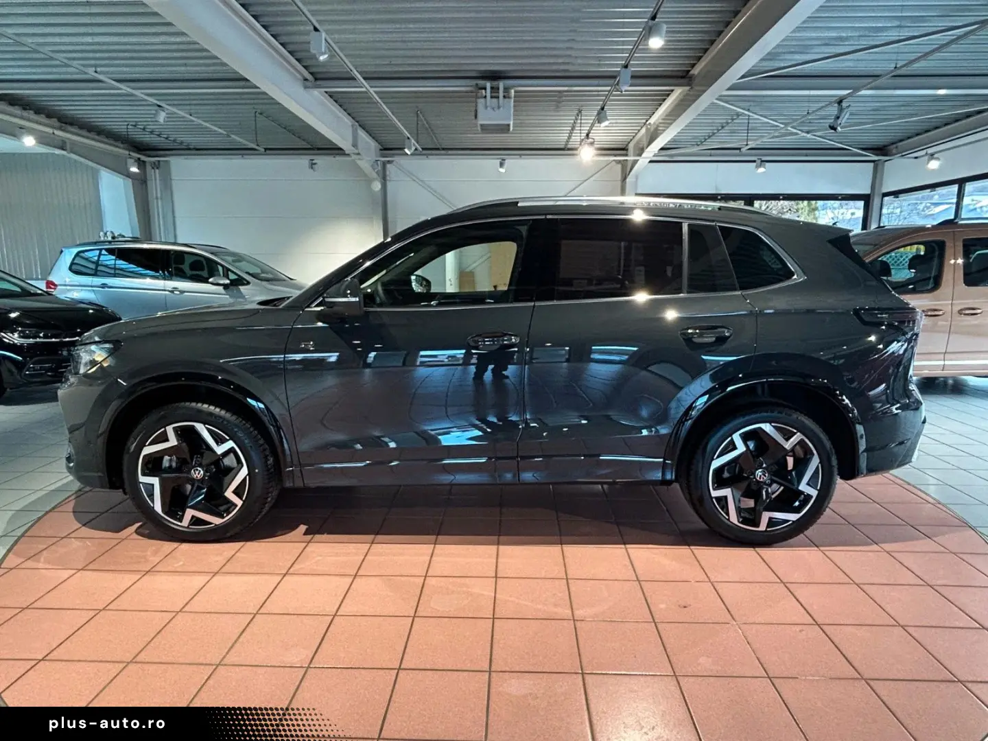 VW Tiguan R-Line 2.0 TDI 4MO STANDHEIZ AHK IQ MATRI