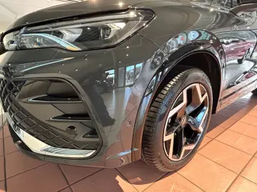 VW Tiguan R-Line 2.0 TDI 4MO STANDHEIZ AHK IQ MATRI