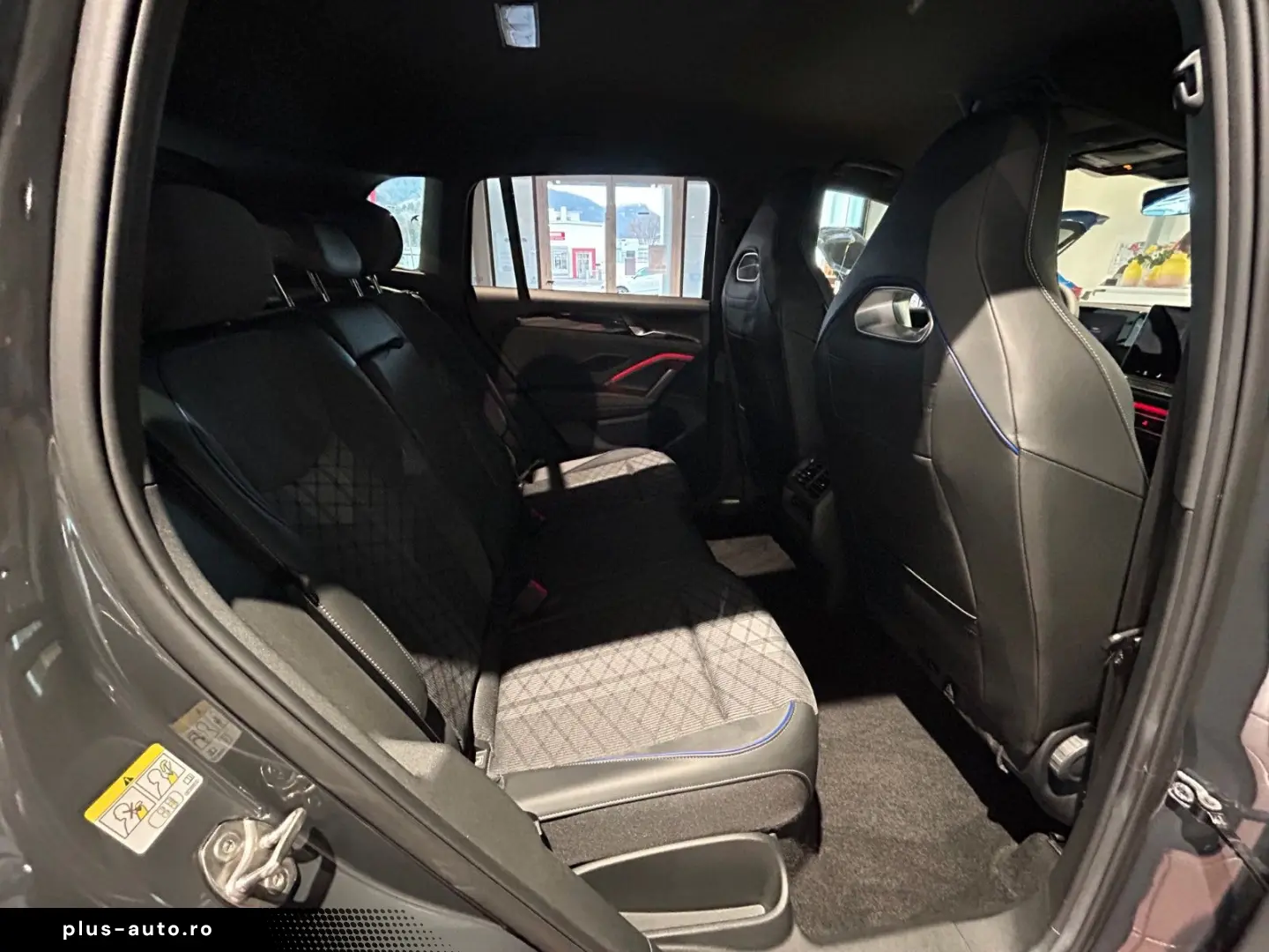 VW Tiguan R-Line 2.0 TDI 4MO STANDHEIZ AHK IQ MATRI