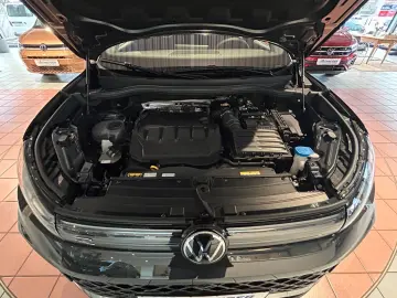VW Tiguan R-Line 2.0 TDI 4MO STANDHEIZ AHK IQ MATRI