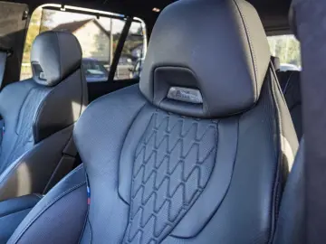 BMW X5 M60i AHK Panorama Navi LED RFK Leder e-Sitze