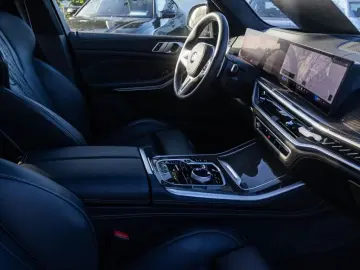 BMW X5 M60i AHK Panorama Navi LED RFK Leder e-Sitze