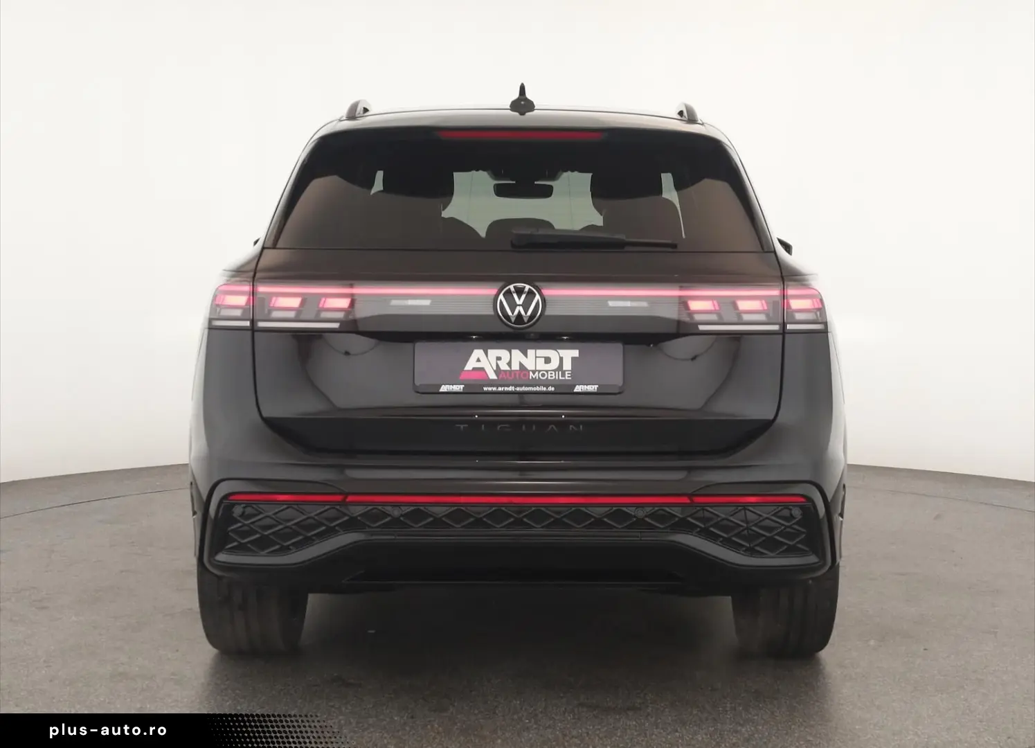 VW Tiguan 2.0 TSI DSG 4M R-Line IQ Pano Nav Key 360