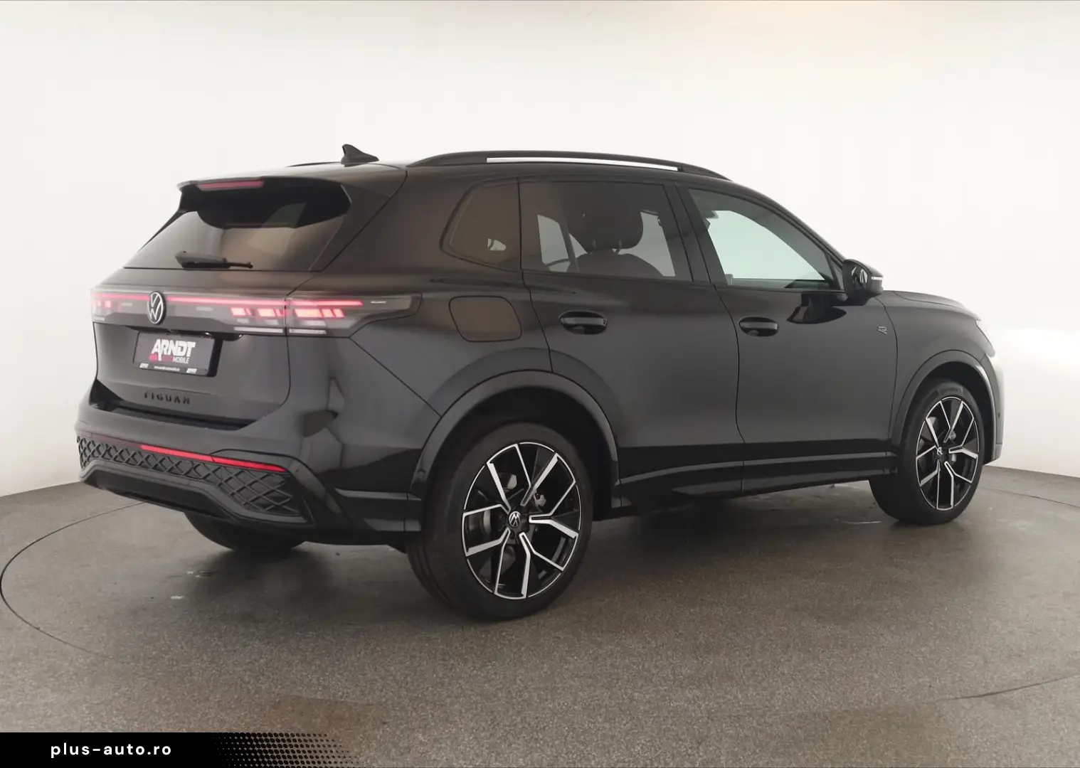 VW Tiguan 2.0 TSI DSG 4M R-Line IQ Pano Nav Key 360