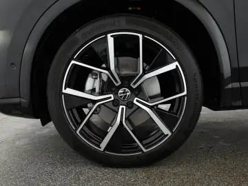 VW Tiguan 2.0 TSI DSG 4M R-Line IQ Pano Nav Key 360