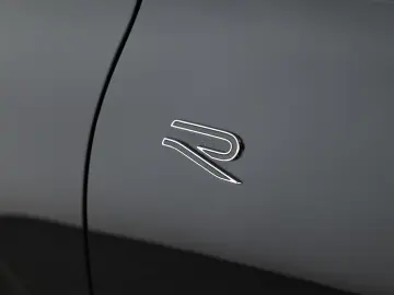 VW Tiguan 2.0 TSI DSG 4M R-Line IQ Pano Nav Key 360