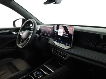 VW Tiguan 2.0 TSI DSG 4M R-Line IQ Pano Nav Key 360