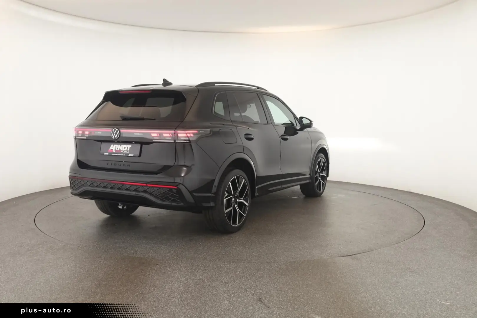 VW Tiguan 2.0 TSI DSG 4M R-Line IQ Pano Nav Key 360