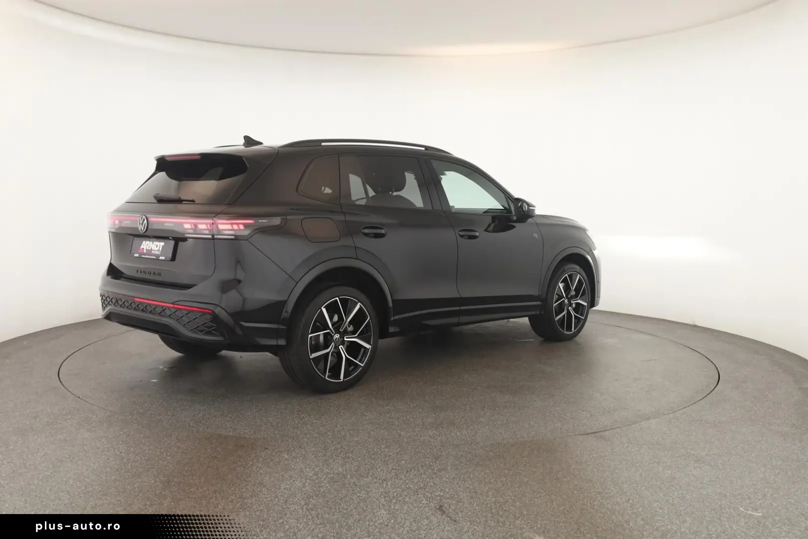 VW Tiguan 2.0 TSI DSG 4M R-Line IQ Pano Nav Key 360