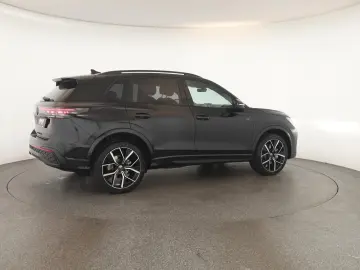 VW Tiguan 2.0 TSI DSG 4M R-Line IQ Pano Nav Key 360