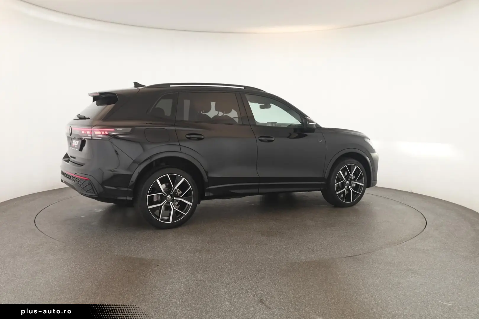 VW Tiguan 2.0 TSI DSG 4M R-Line IQ Pano Nav Key 360