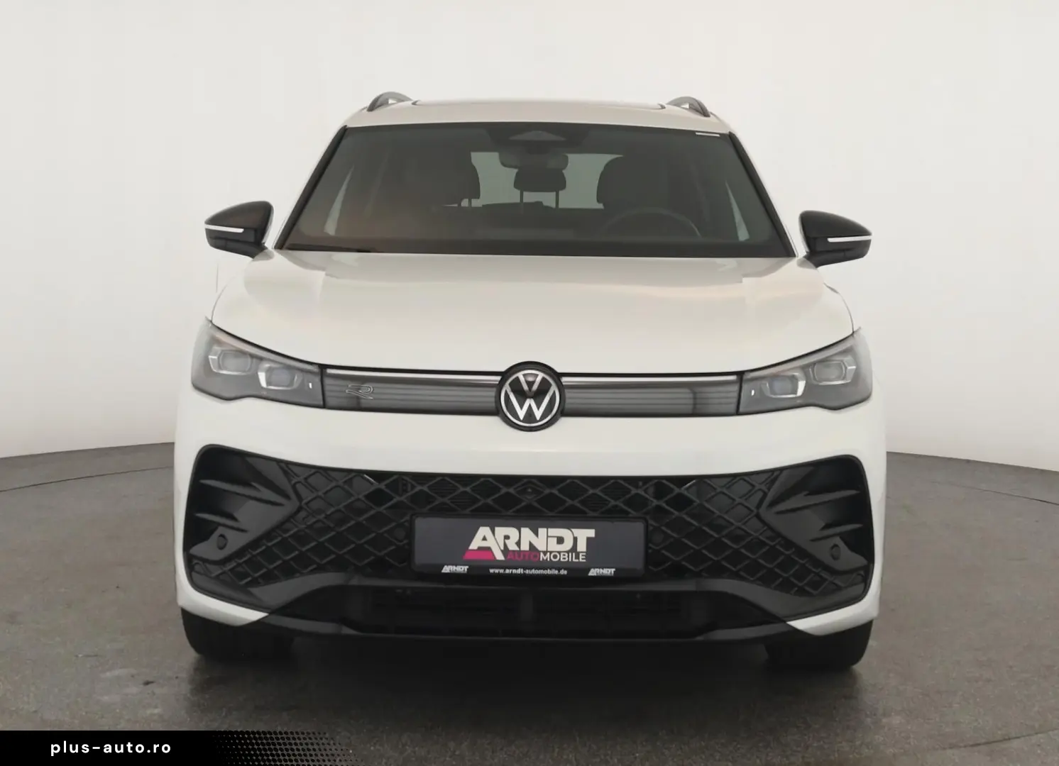 VW Tiguan 2.0 TSI DSG 4M R-Line IQ Pano Nav Key 360