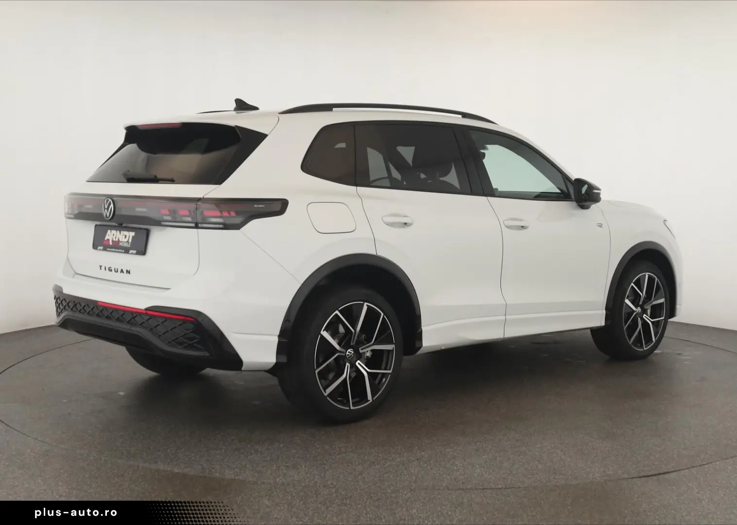 VW Tiguan 2.0 TSI DSG 4M R-Line IQ Pano Nav Key 360