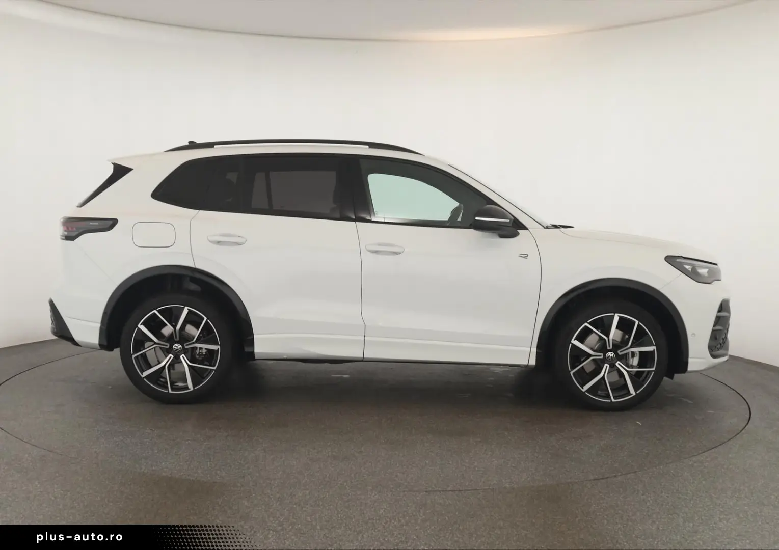 VW Tiguan 2.0 TSI DSG 4M R-Line IQ Pano Nav Key 360